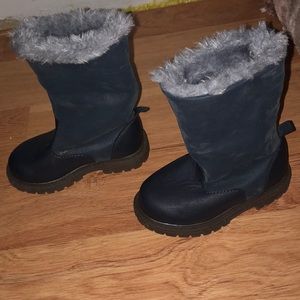 Very cute and warm toddler boots